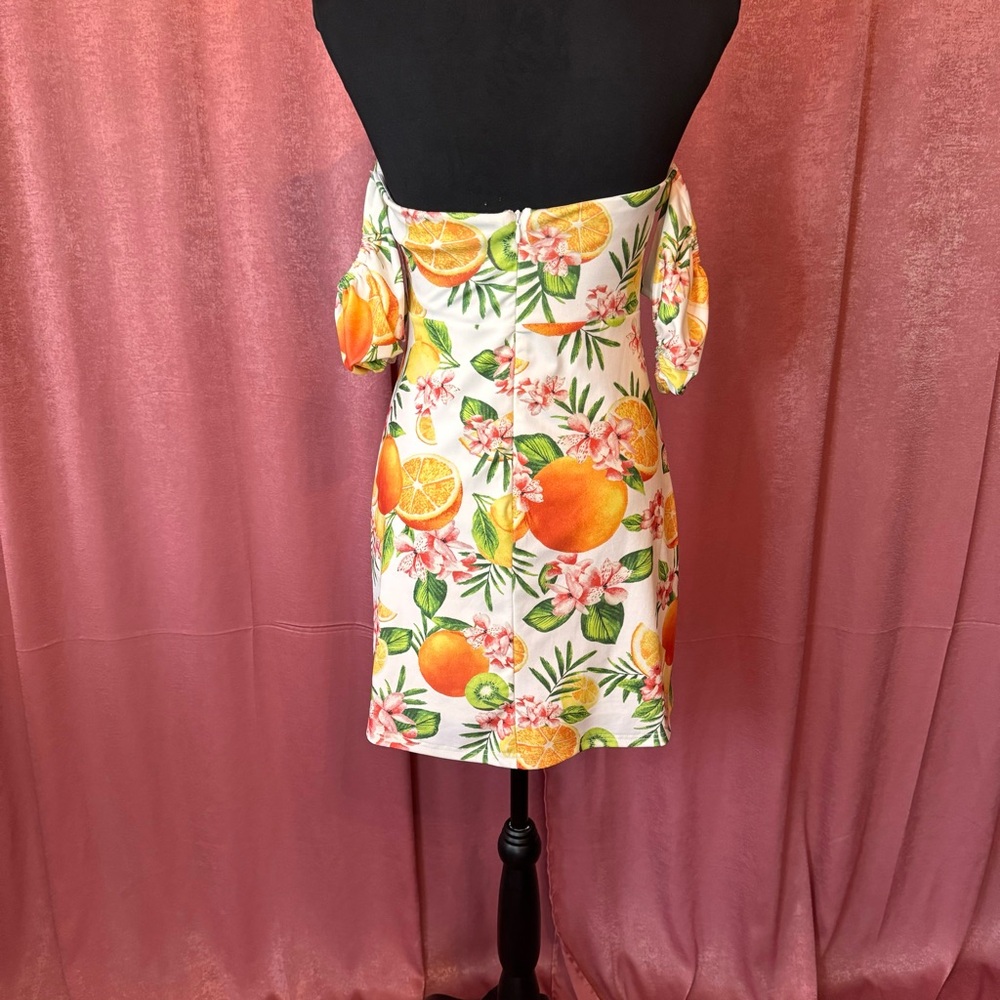 Fun fruit print cold shoulder dress by Forever 21. Sz M NWOT - Picture 2 of 4